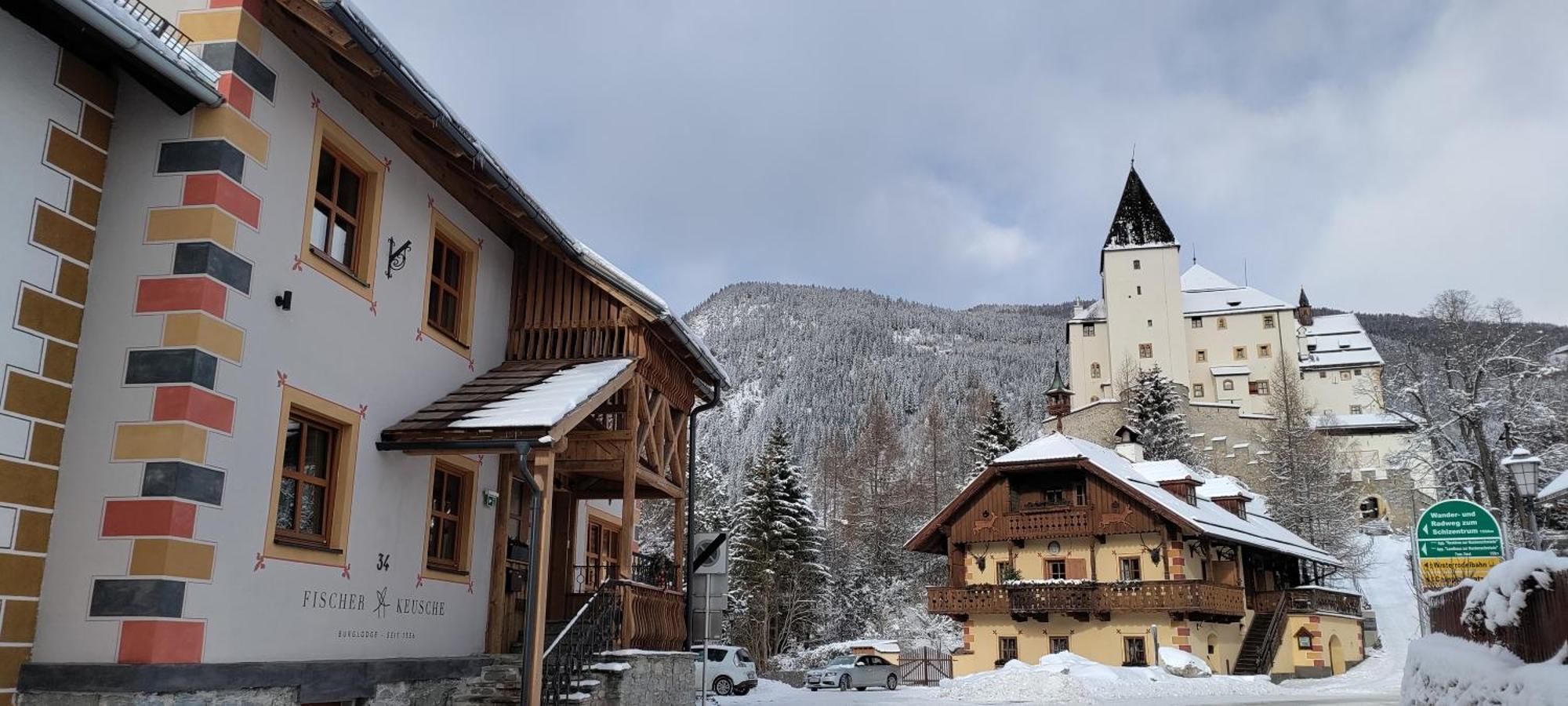 Burglodge Fischerkeusche Mauterndorf  Exterior photo