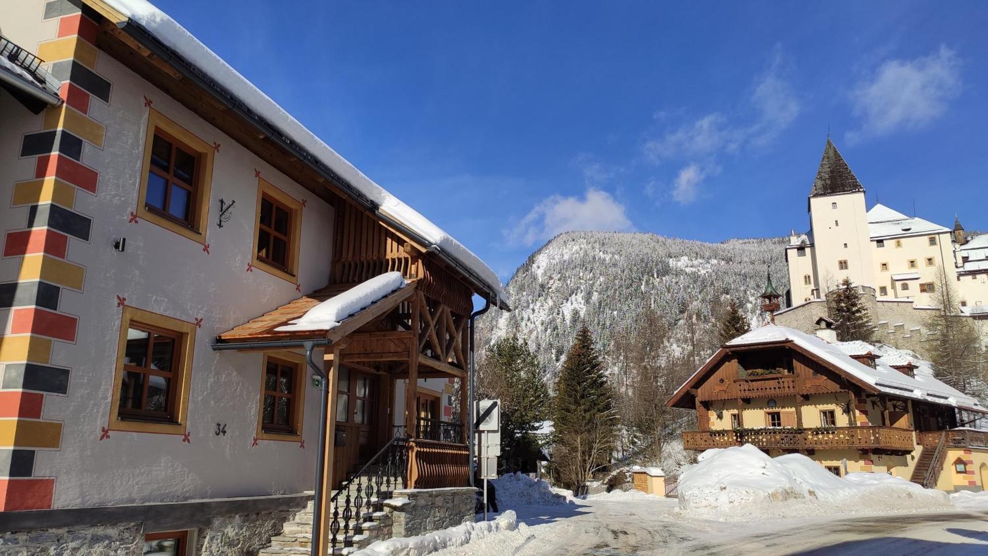 Burglodge Fischerkeusche Mauterndorf  Exterior photo