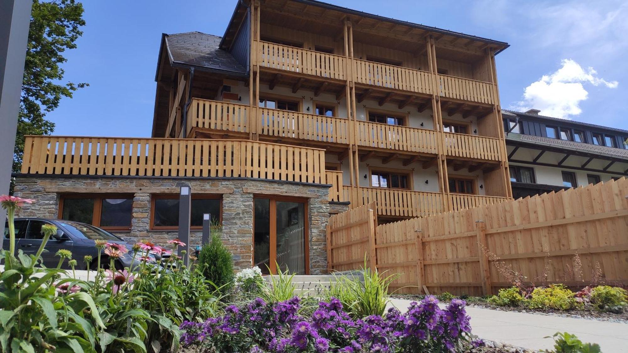 Burglodge Fischerkeusche Mauterndorf  Exterior photo
